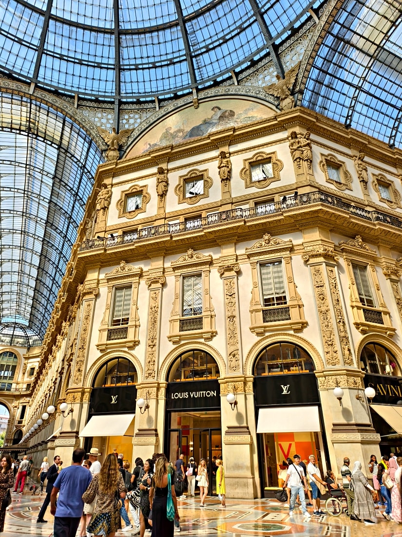義大利 |多洛米蒂旅程D2-2_米蘭。但丁街。艾曼紐二世迴廊 。Navigli 運河 - 第3張圖 義大利 |多洛米蒂旅程D2-2_米蘭。但丁街。艾曼紐二世迴廊 。Navigli 運河