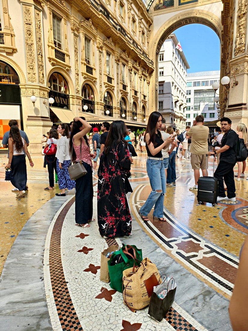 義大利 |多洛米蒂旅程D2-2_米蘭。但丁街。艾曼紐二世迴廊 。Navigli 運河 - 第5張圖 義大利 |多洛米蒂旅程D2-2_米蘭。但丁街。艾曼紐二世迴廊 。Navigli 運河
