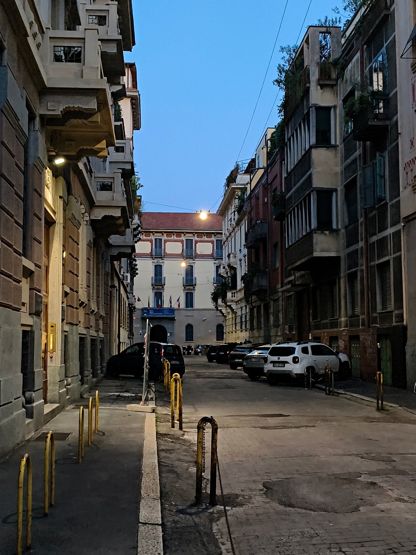 義大利 |多洛米蒂旅程D2-2_米蘭。但丁街。艾曼紐二世迴廊 。Navigli 運河 - 第72張圖 義大利 |多洛米蒂旅程D2-2_米蘭。但丁街。艾曼紐二世迴廊 。Navigli 運河