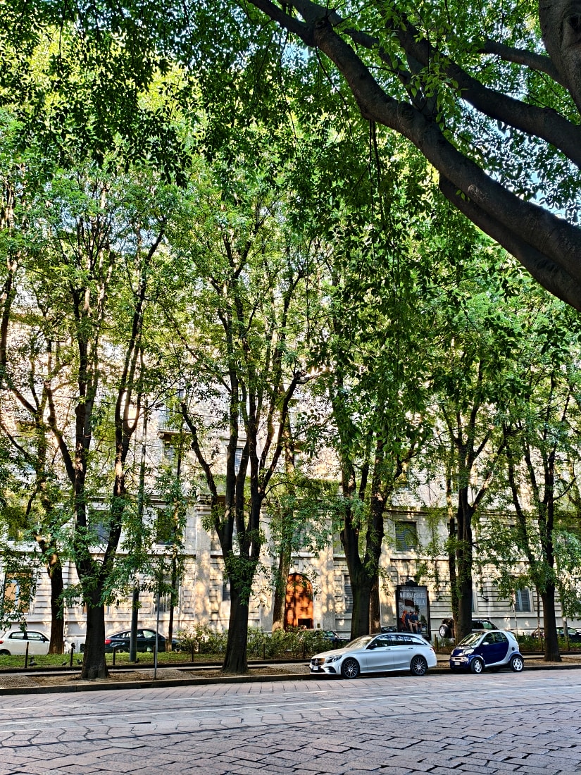 義大利 |多洛米蒂旅程D2-2_米蘭。但丁街。艾曼紐二世迴廊 。Navigli 運河 - 第20張圖 義大利 |多洛米蒂旅程D2-2_米蘭。但丁街。艾曼紐二世迴廊 。Navigli 運河