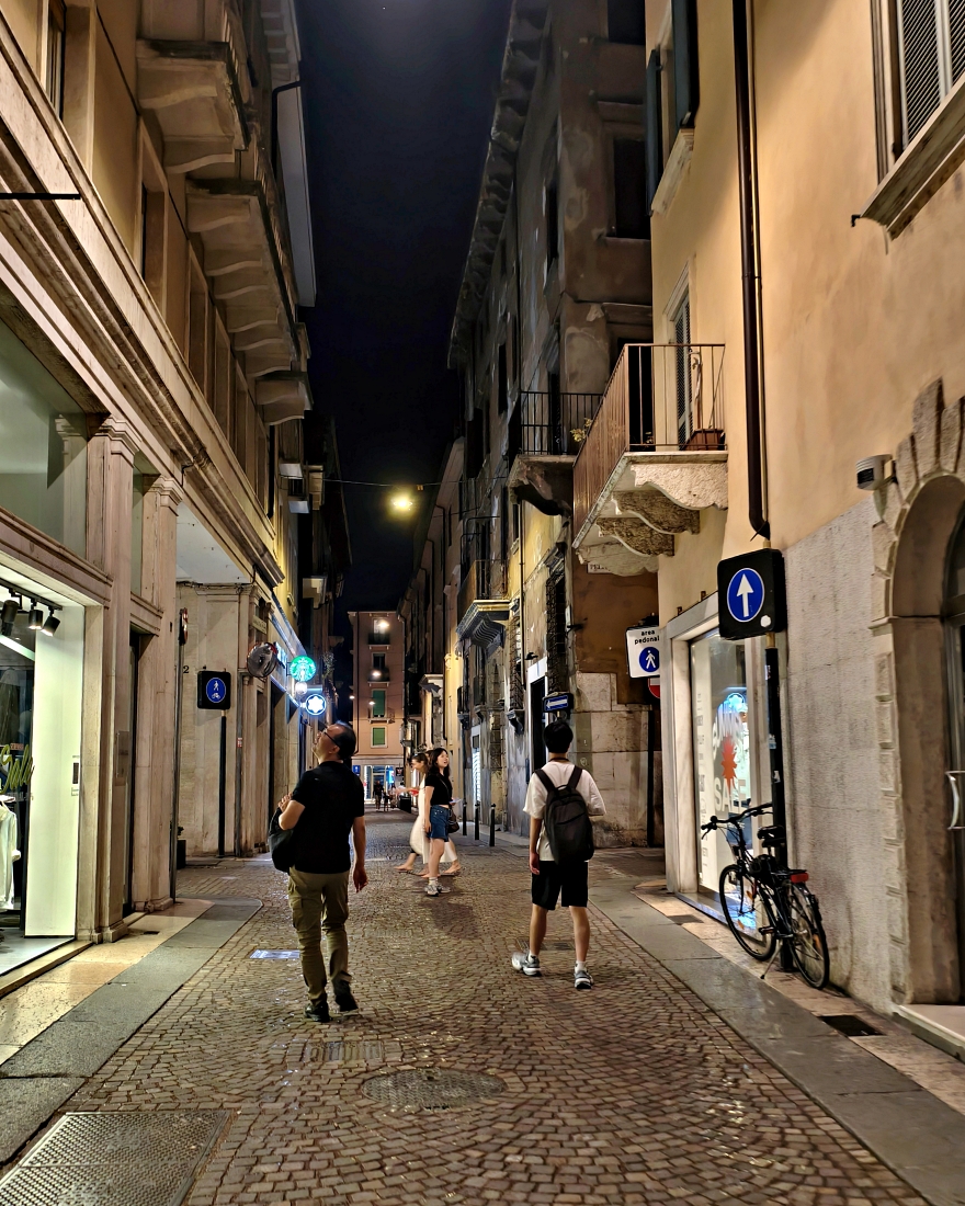 義大利 |多洛米蒂旅程D3_Verona千年競技場欣賞歌劇節。Camping Verona Village - 第125張圖 義大利 |多洛米蒂旅程D3_Verona千年競技場欣賞歌劇節。Camping Verona Village