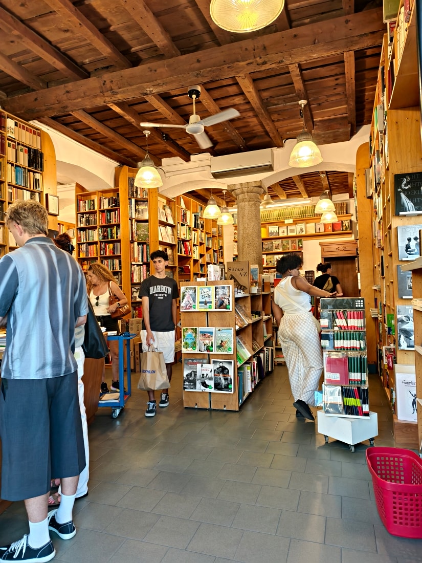 義大利 |多洛米蒂旅程D2-2_米蘭。但丁街。艾曼紐二世迴廊 。Navigli 運河 - 第45張圖 義大利 |多洛米蒂旅程D2-2_米蘭。但丁街。艾曼紐二世迴廊 。Navigli 運河