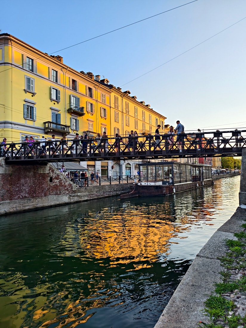 義大利 |多洛米蒂旅程D2-2_米蘭。但丁街。艾曼紐二世迴廊 。Navigli 運河 - 第36張圖 義大利 |多洛米蒂旅程D2-2_米蘭。但丁街。艾曼紐二世迴廊 。Navigli 運河