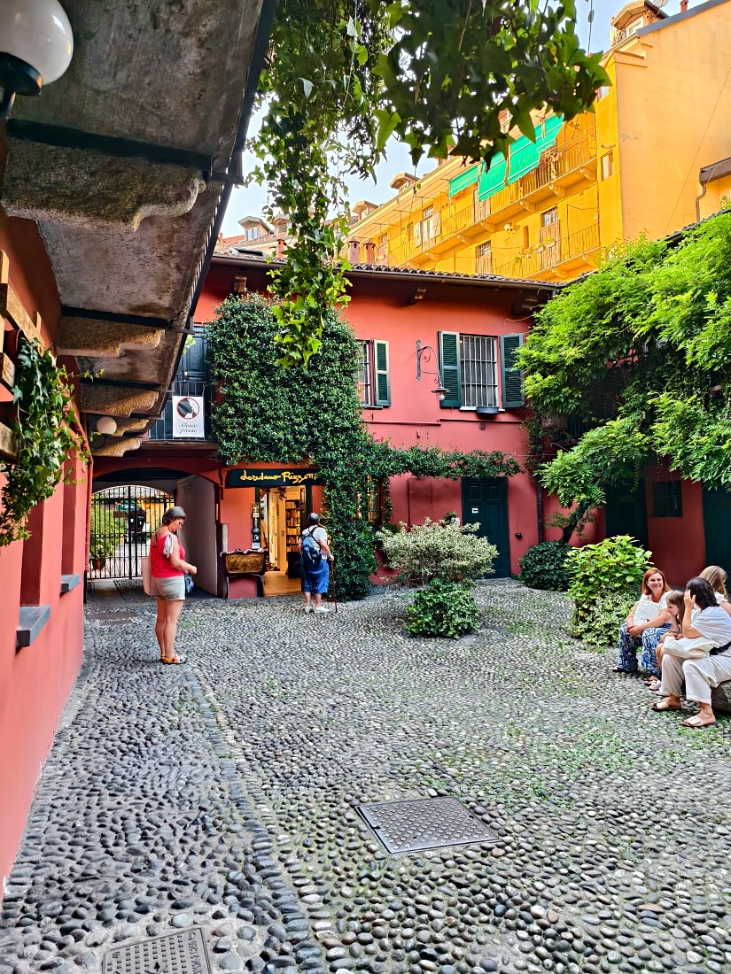 義大利 |多洛米蒂旅程D2-2_米蘭。但丁街。艾曼紐二世迴廊 。Navigli 運河 - 第43張圖 義大利 |多洛米蒂旅程D2-2_米蘭。但丁街。艾曼紐二世迴廊 。Navigli 運河