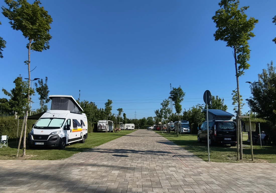 義大利 |多洛米蒂旅程D3_Verona千年競技場欣賞歌劇節。Camping Verona Village - 第39張圖 義大利 |多洛米蒂旅程D3_Verona千年競技場欣賞歌劇節。Camping Verona Village