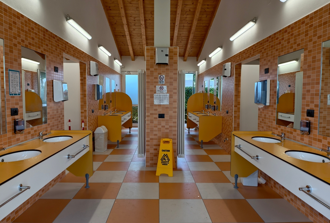 義大利 |多洛米蒂旅程D3_Verona千年競技場欣賞歌劇節。Camping Verona Village - 第44張圖 義大利 |多洛米蒂旅程D3_Verona千年競技場欣賞歌劇節。Camping Verona Village